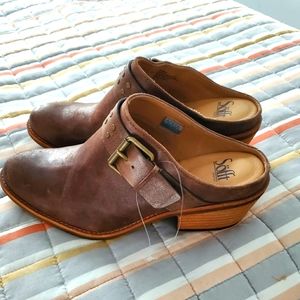 COPY - Brown leather waterproof mules